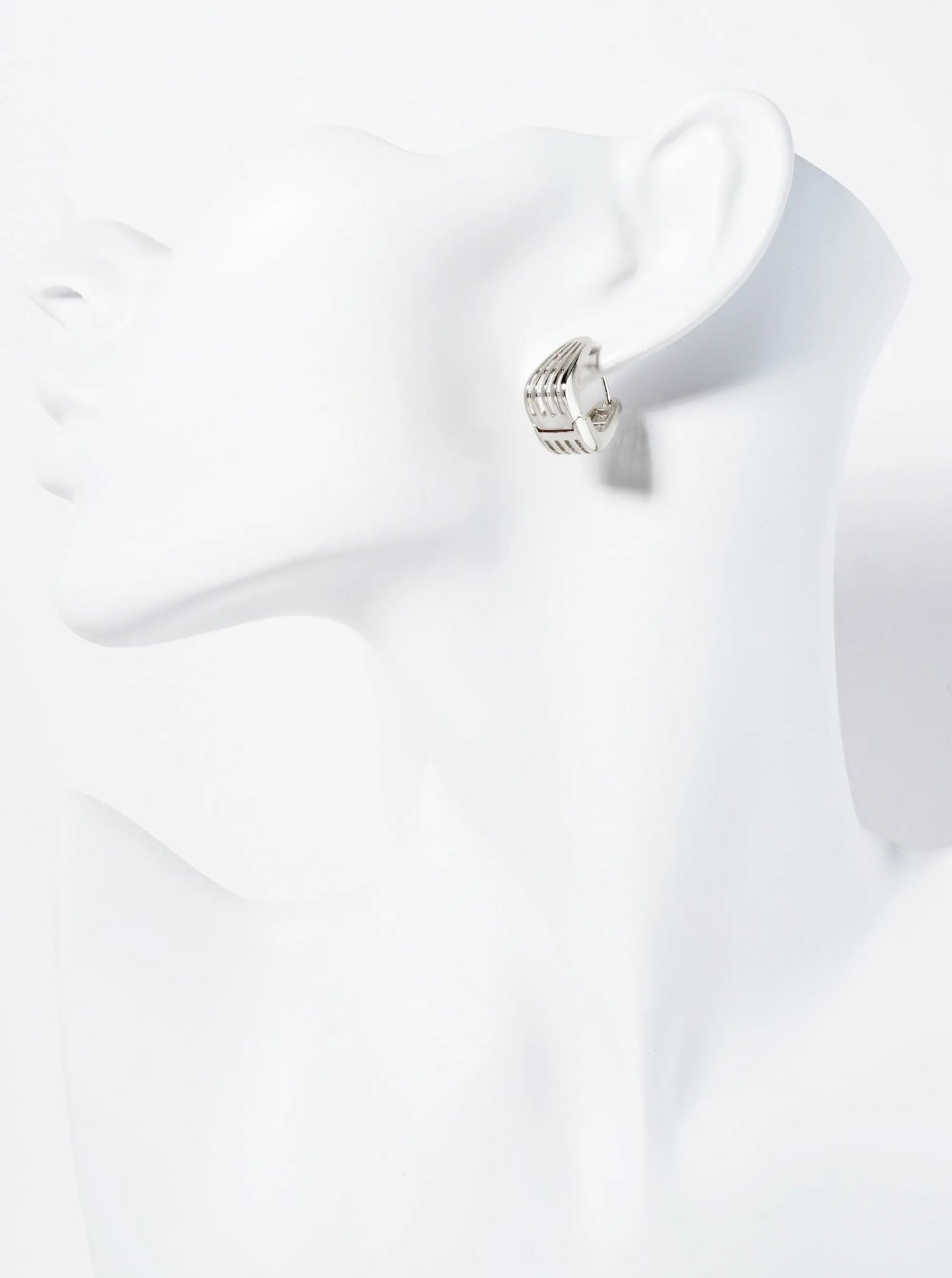 15mm 14K-Gold-Dipped Rectangular Shape Filigree Huggie Hoop Earrings