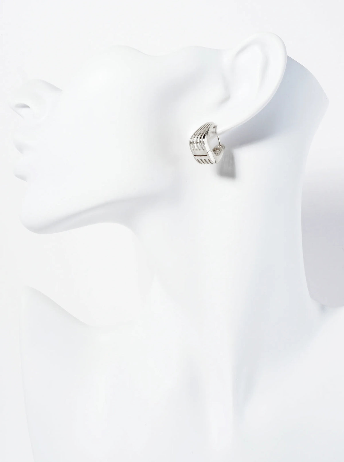 15mm 14K-Gold-Dipped Rectangular Shape Filigree Huggie Hoop Earrings