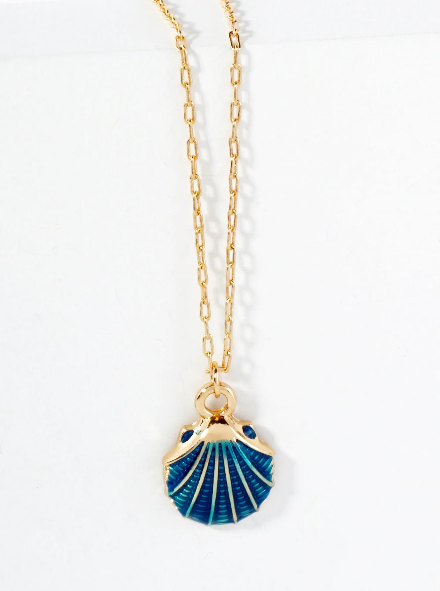 15mm Enamel Seashell Pendant 16-Inch Sea-Life Necklace