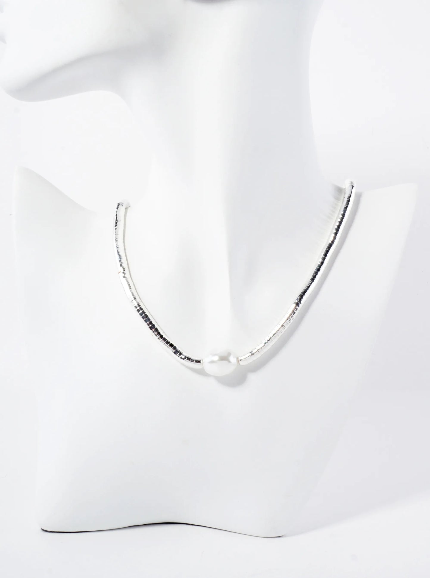 15mm Oval Pearl-Bead Accents Polished Metal Beaded 17-Inch Necklace