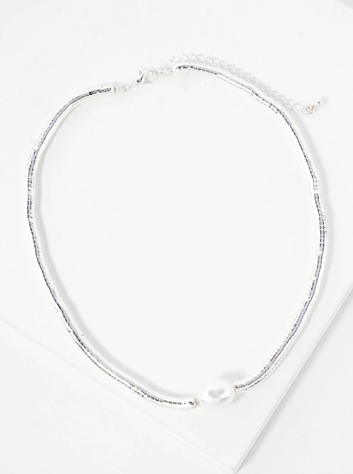 15mm Oval Pearl-Bead Accents Polished Metal Beaded 17-Inch Necklace