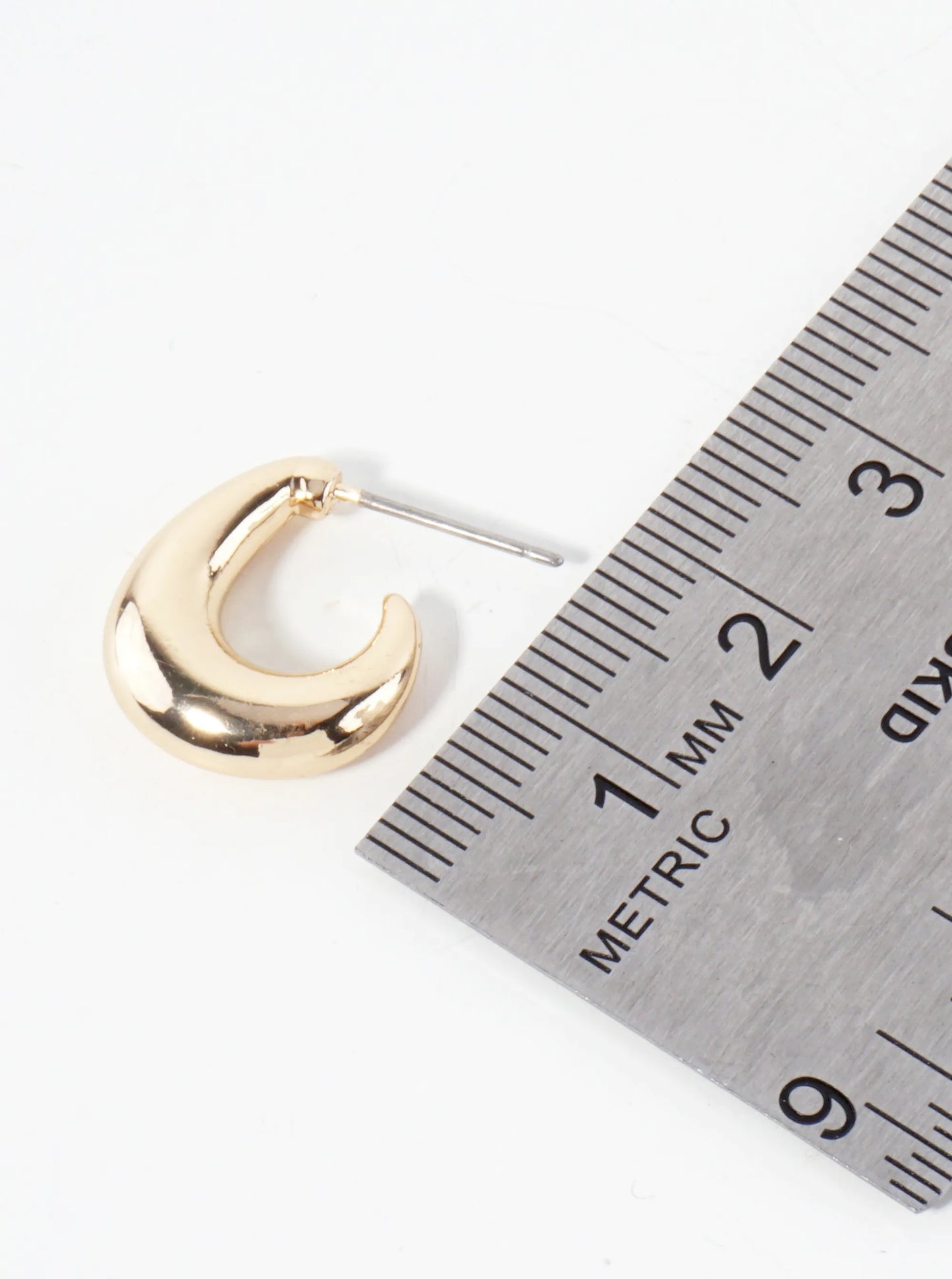 15mm Polished Hollow Huggie Hoop Earrings
