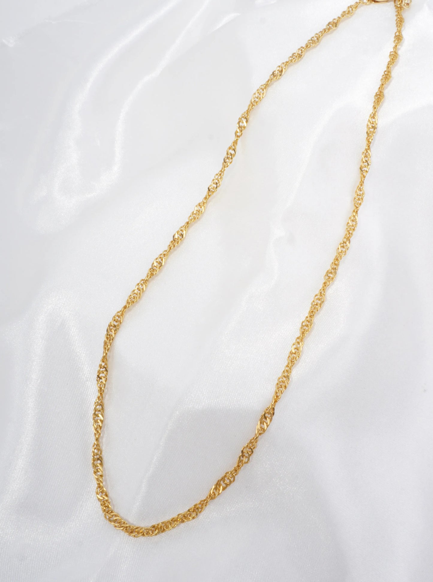 18 Inch Fine Twisted Chain Necklace