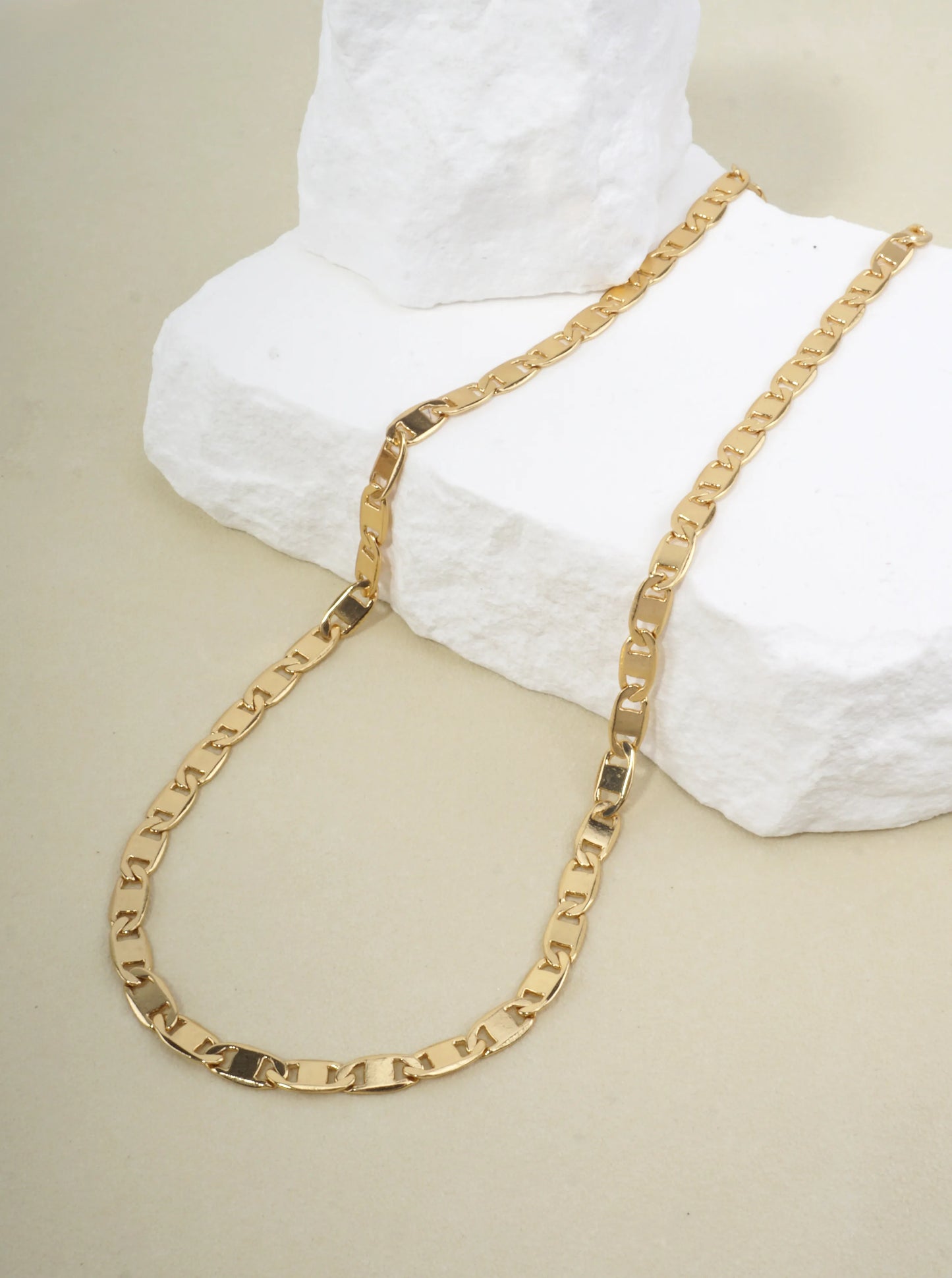 18 Inch Polished Artistic Horseshoe Chain Necklace