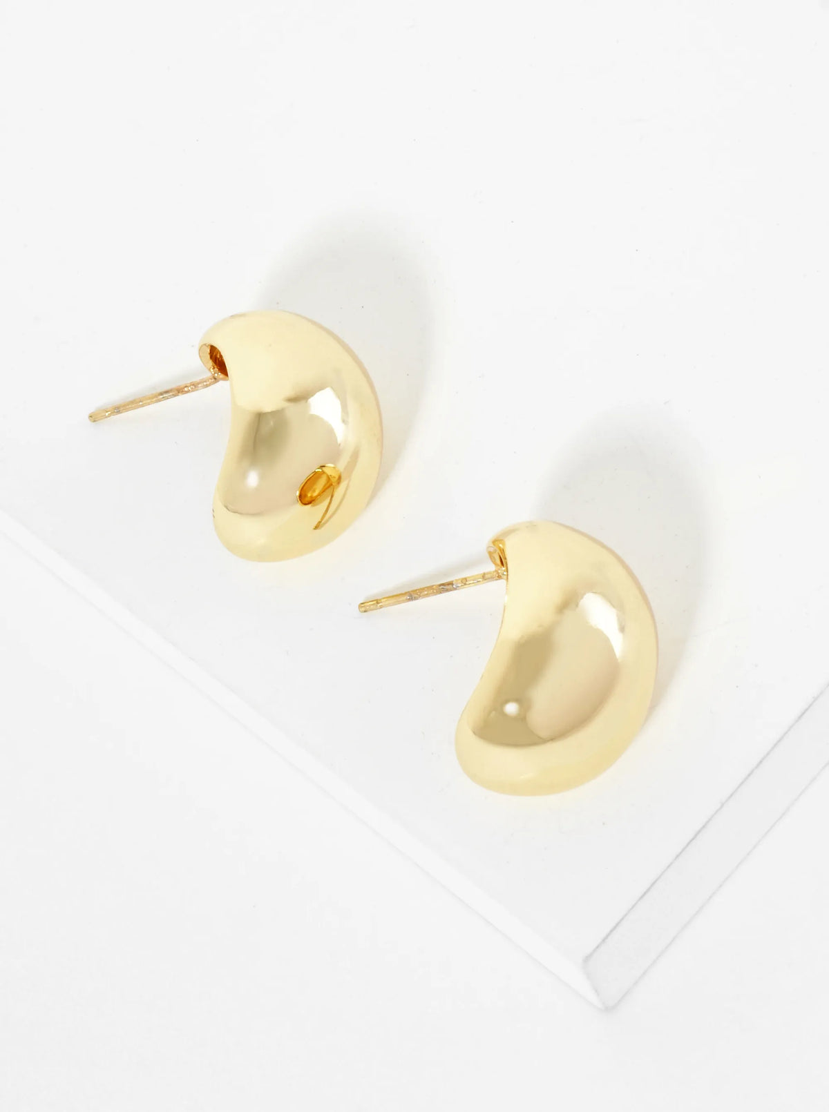 18K Gold Dipped 18mm Curved Oval Post Earrings