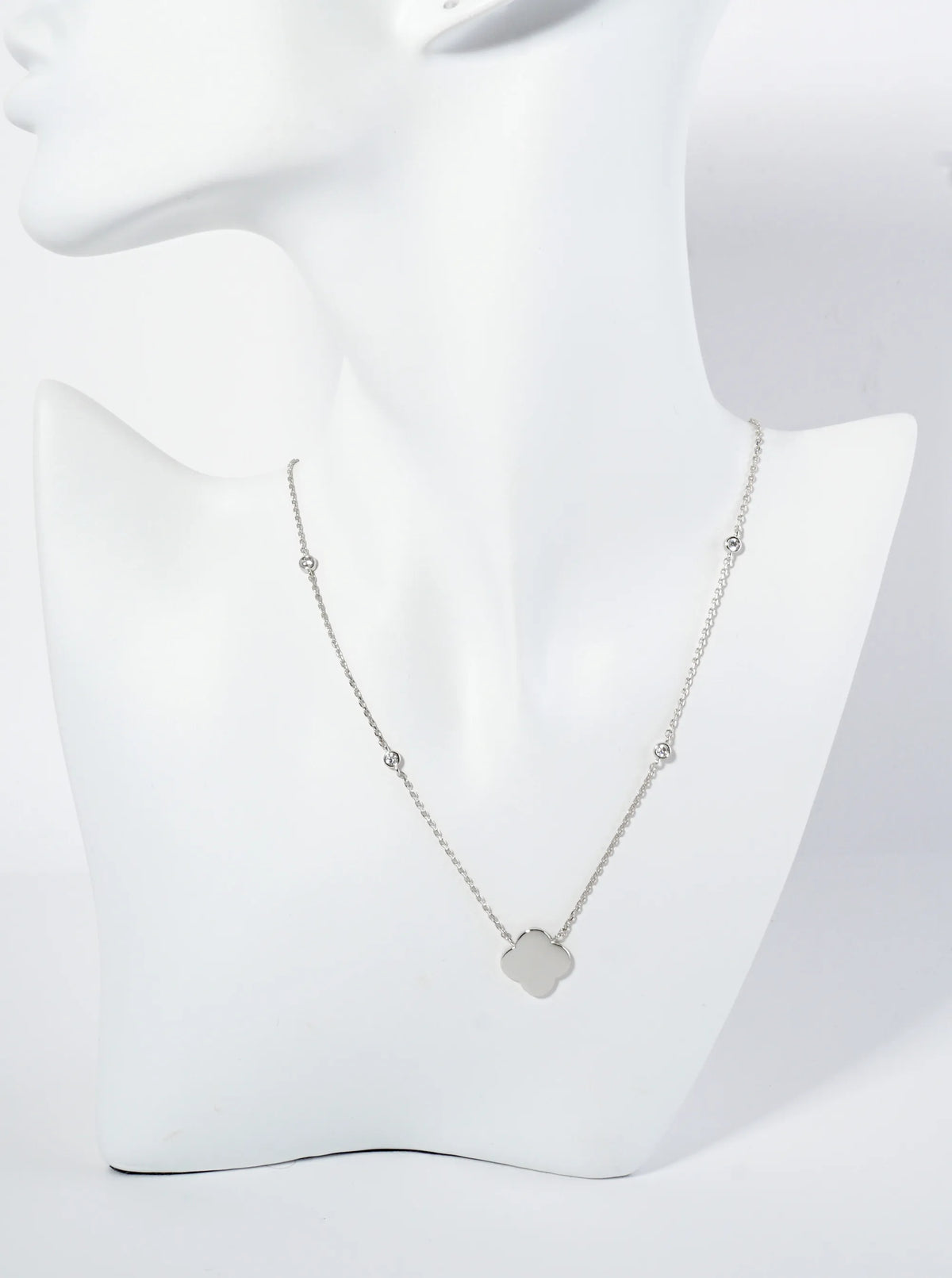 18K Gold Dipped Brass Quatrefoil Pendant Necklace
