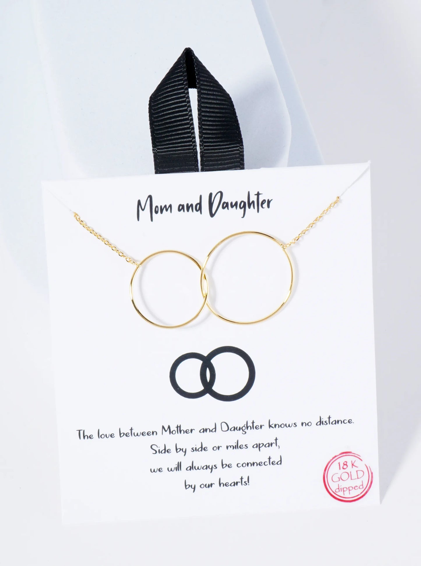 18K Gold Dipped Interlocking Wire Circle Pendant Necklace