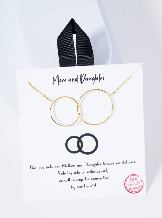 18K Gold Dipped Interlocking Wire Circle Pendant Necklace