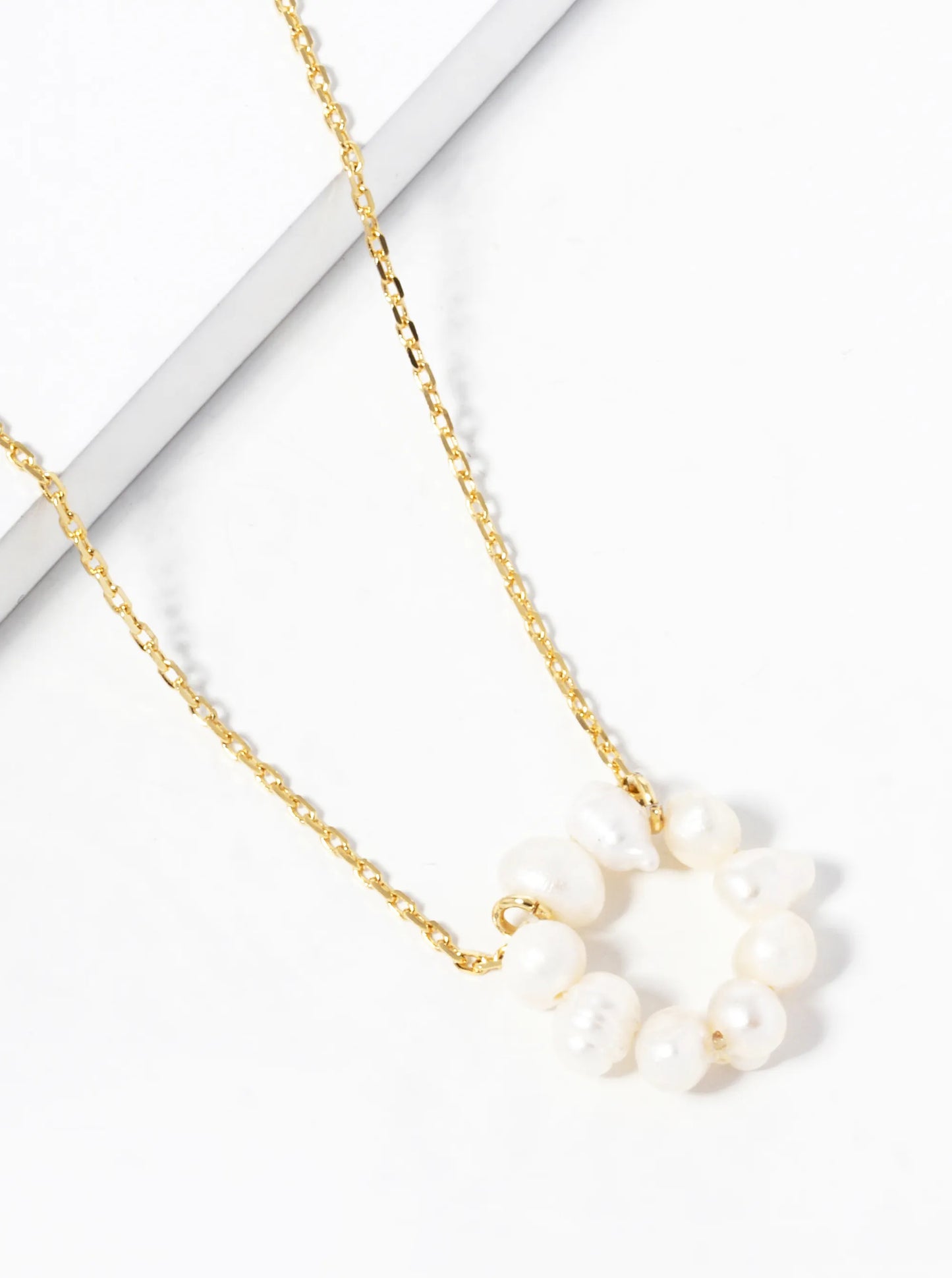 18K Gold Dipped Pearl Beaded Circle Pendant Necklace
