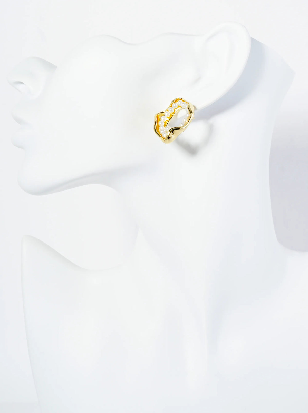 18K Gold Dipped Pearl Beaded Organic Circle Post Earrings