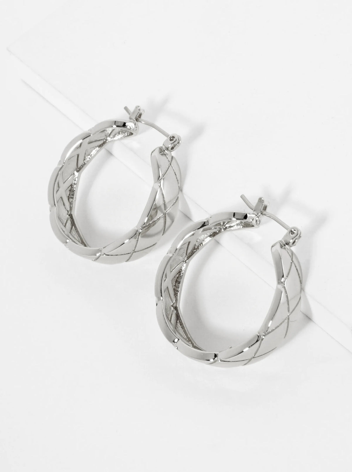 18K Gold Dipped Textured 25mm Latchback Hoop Earrings