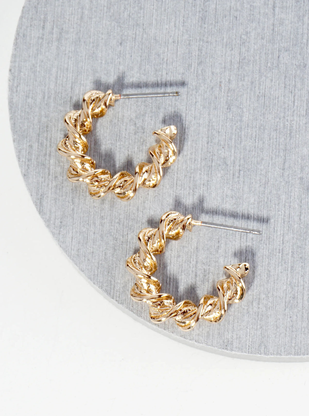 18mm Metal Twisted Hoop Earrings