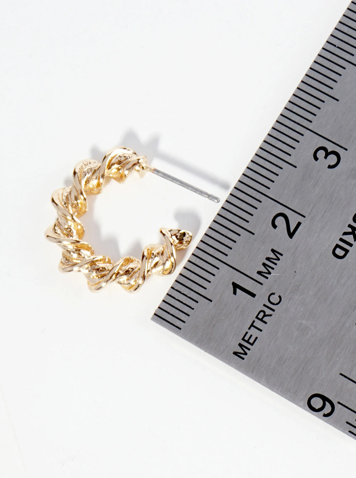 18mm Metal Twisted Hoop Earrings