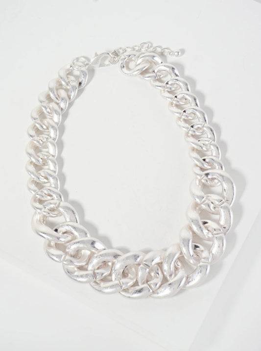 19-inch Lightweight Hollow Metallic Chain Statement Necklace