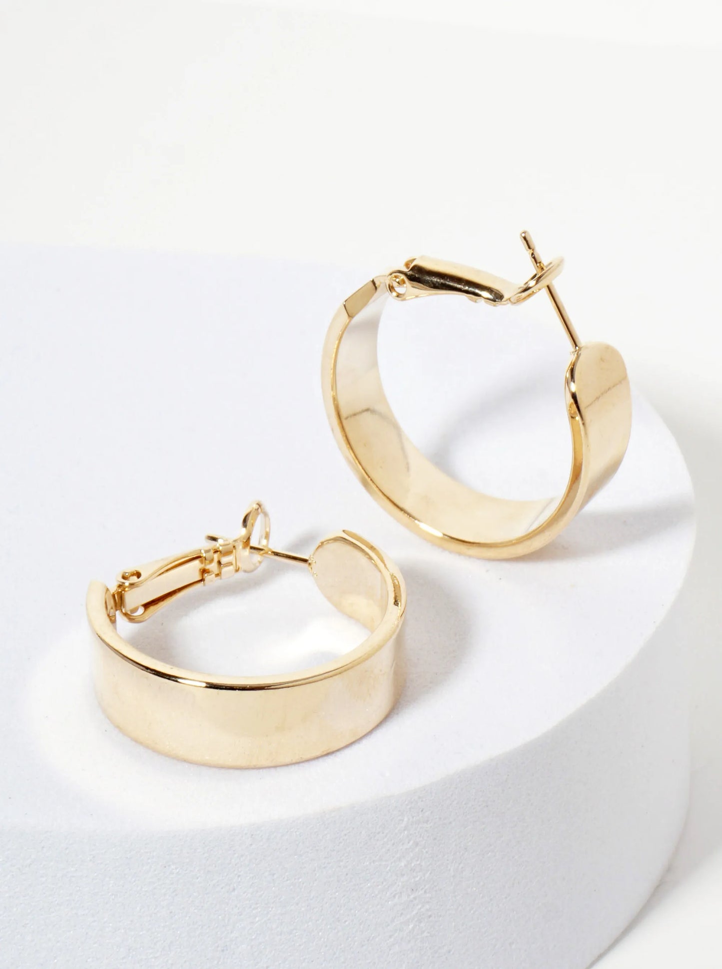 20mm 14K-Gold-Dipped Polished Brass Latch-back Hoop Earrings With 7mm Thickness