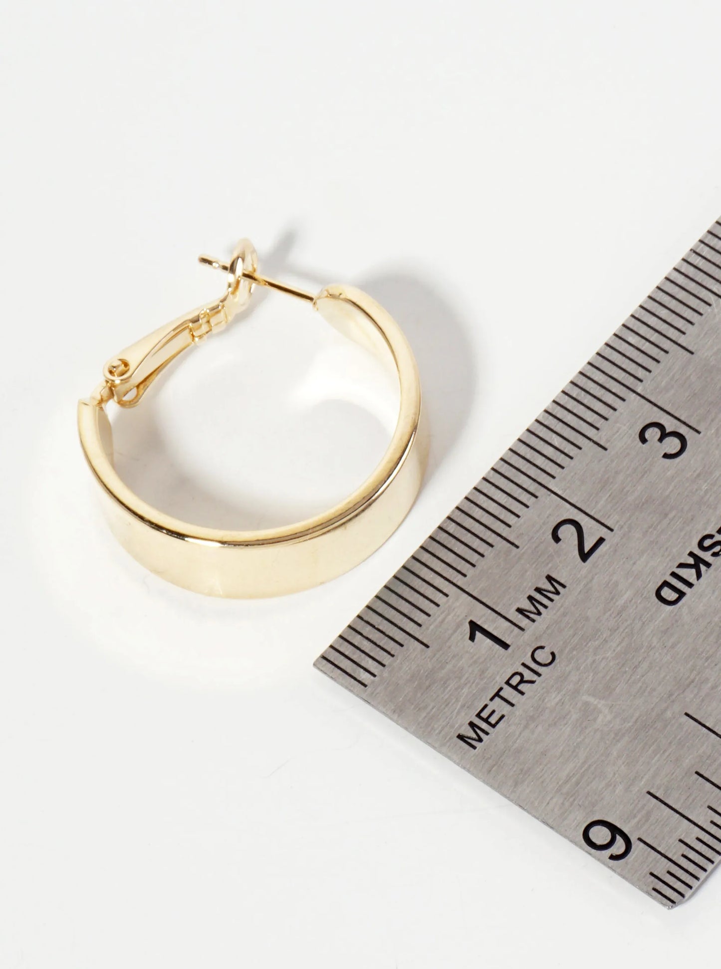 20mm 14K-Gold-Dipped Polished Brass Latch-back Hoop Earrings With 7mm Thickness