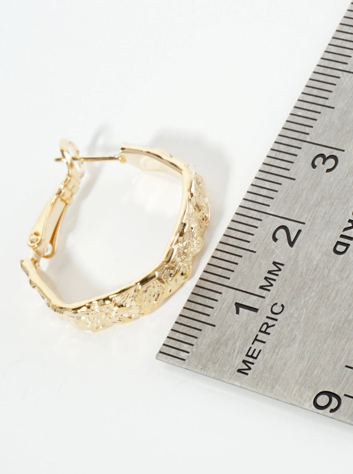 25mm 14K-Gold-Dipped Latch-Back Hoop Earrings With Floral And Leaf Texture
