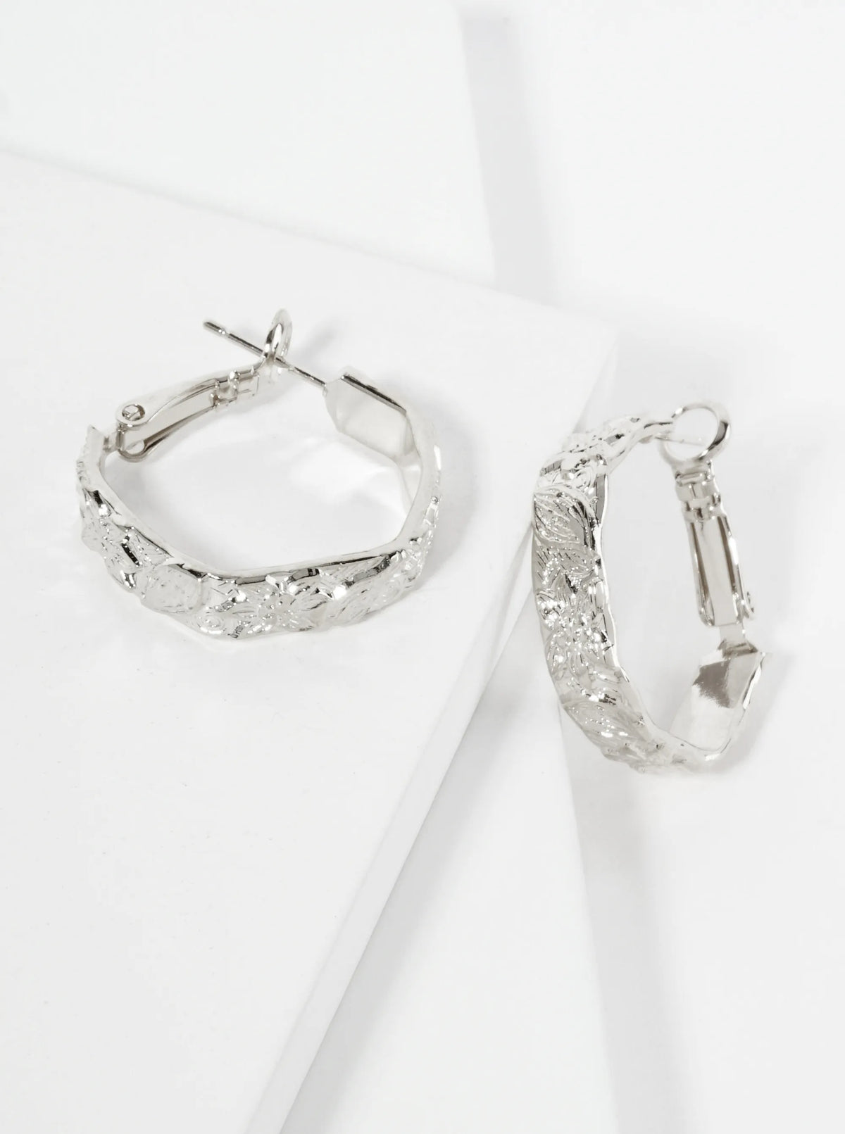 25mm 14K-Gold-Dipped Latch-Back Hoop Earrings With Floral And Leaf Texture