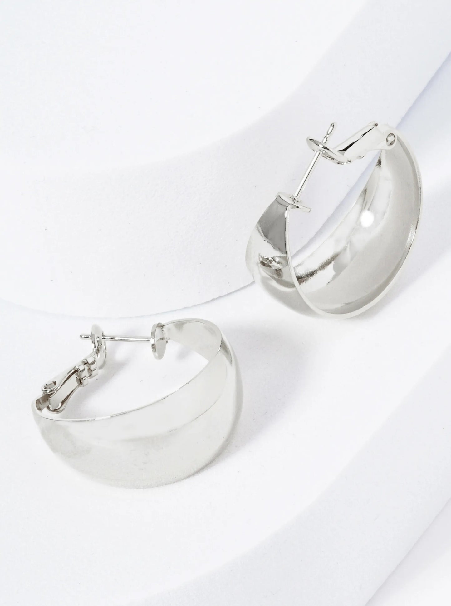 25mm Polished Metal Tapered Latch Back Hoop Earrings