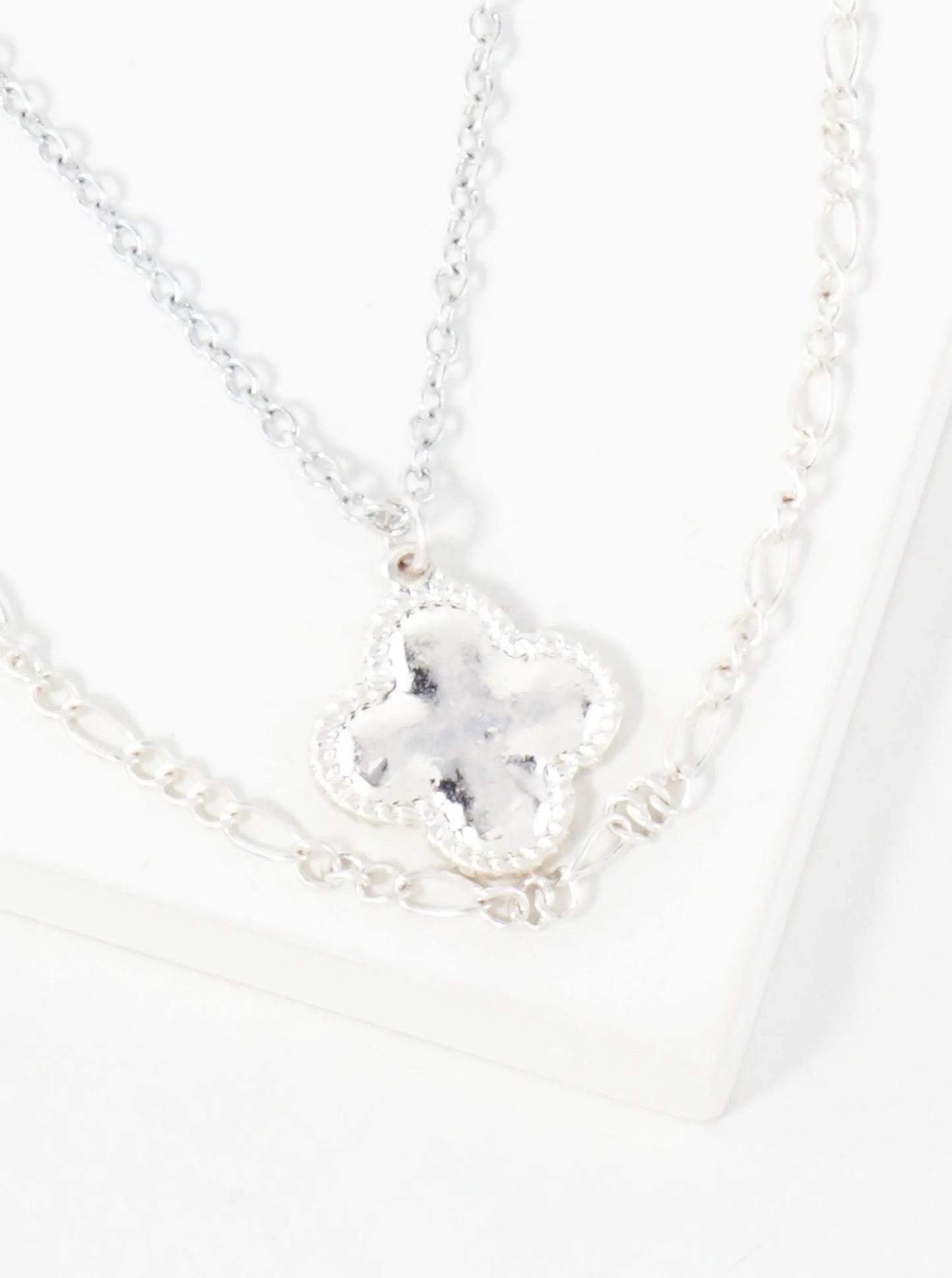 3-PC-Set Hammered-Texture 20mm Quatrefoil Pendant Layered Necklace