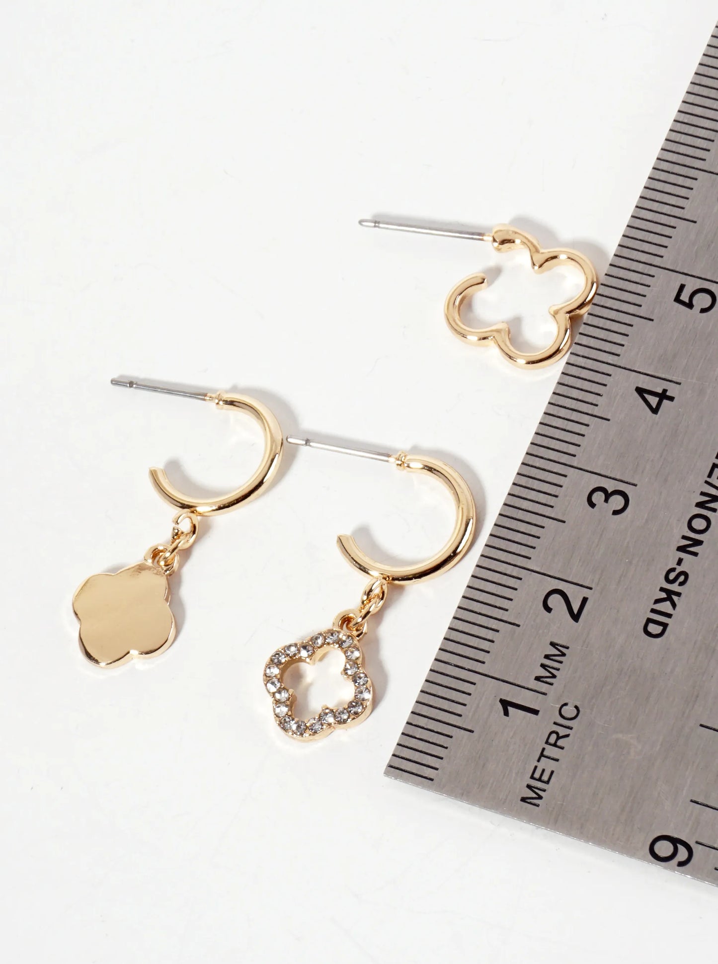 3-PC-Set Polished Metal Quatrefoil 10mm Huggie Hoop Earrings