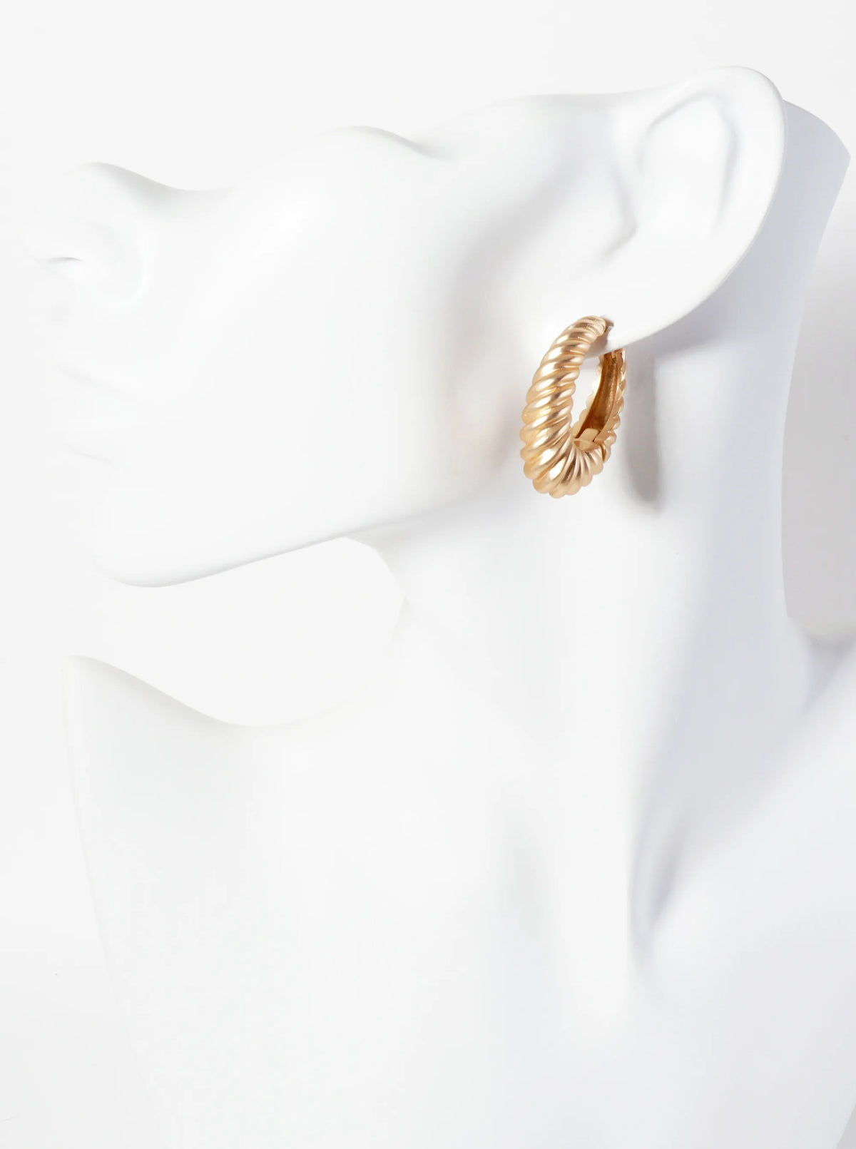 30mm Metal Twisted Oval-Shaped Hoop Earrings