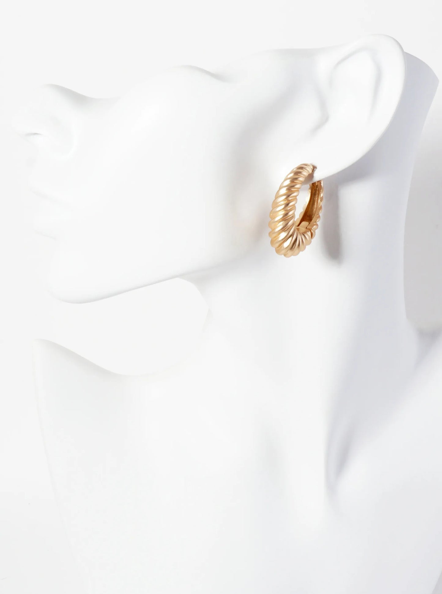 30mm Metal Twisted Oval-Shaped Hoop Earrings