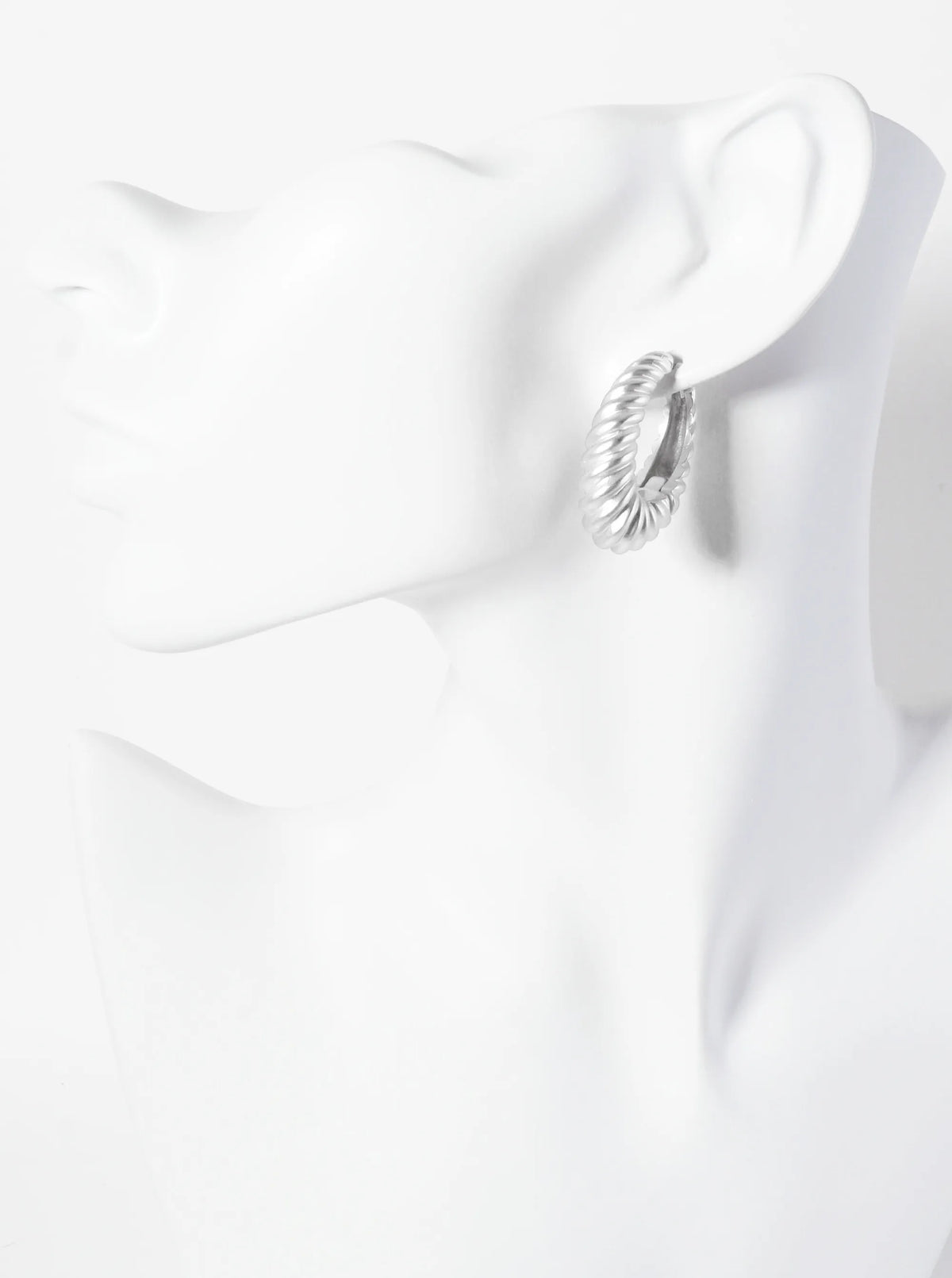 30mm Metal Twisted Oval-Shaped Hoop Earrings