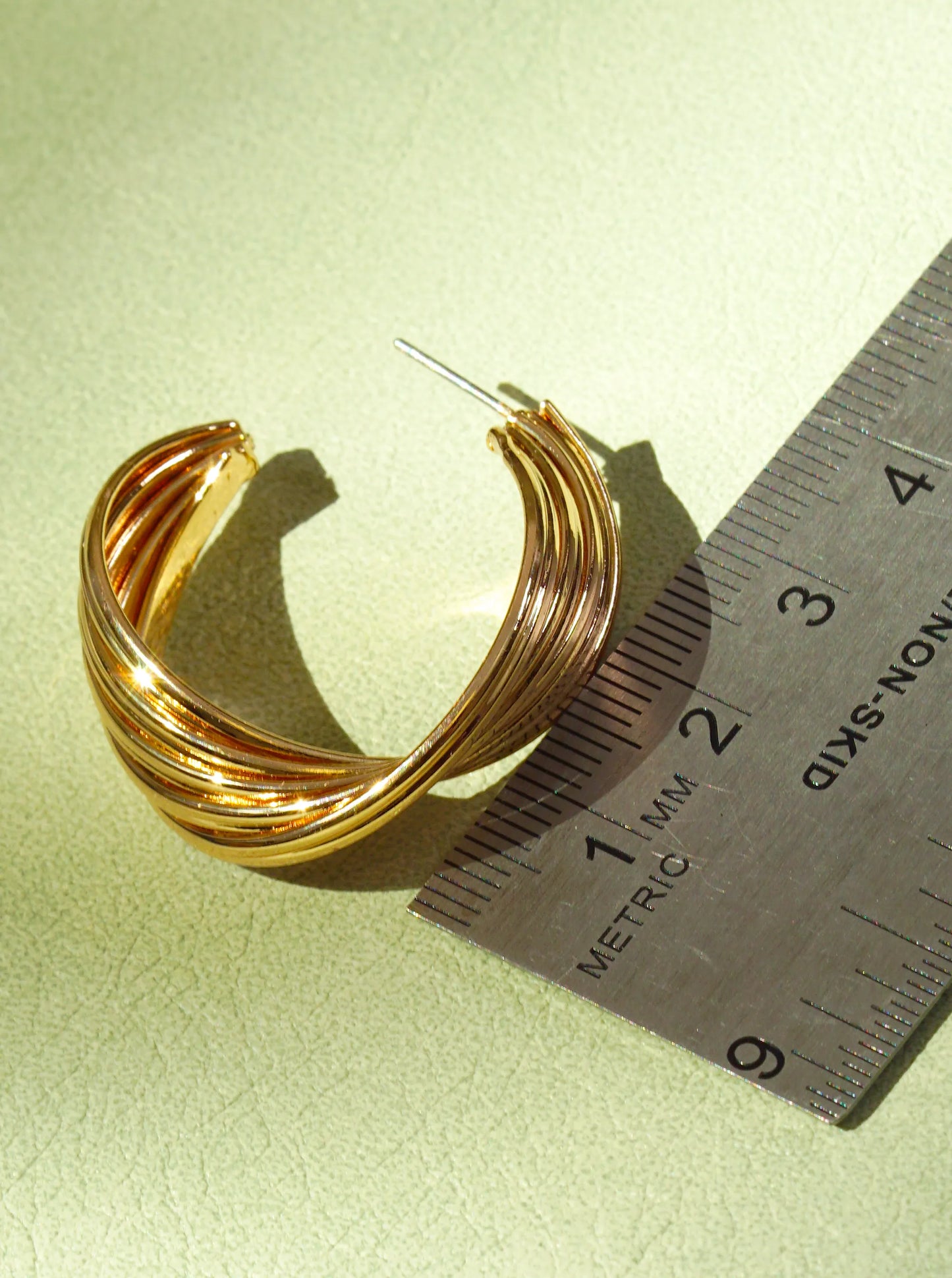 30mm Multiple Overlapping Hoop Earrings