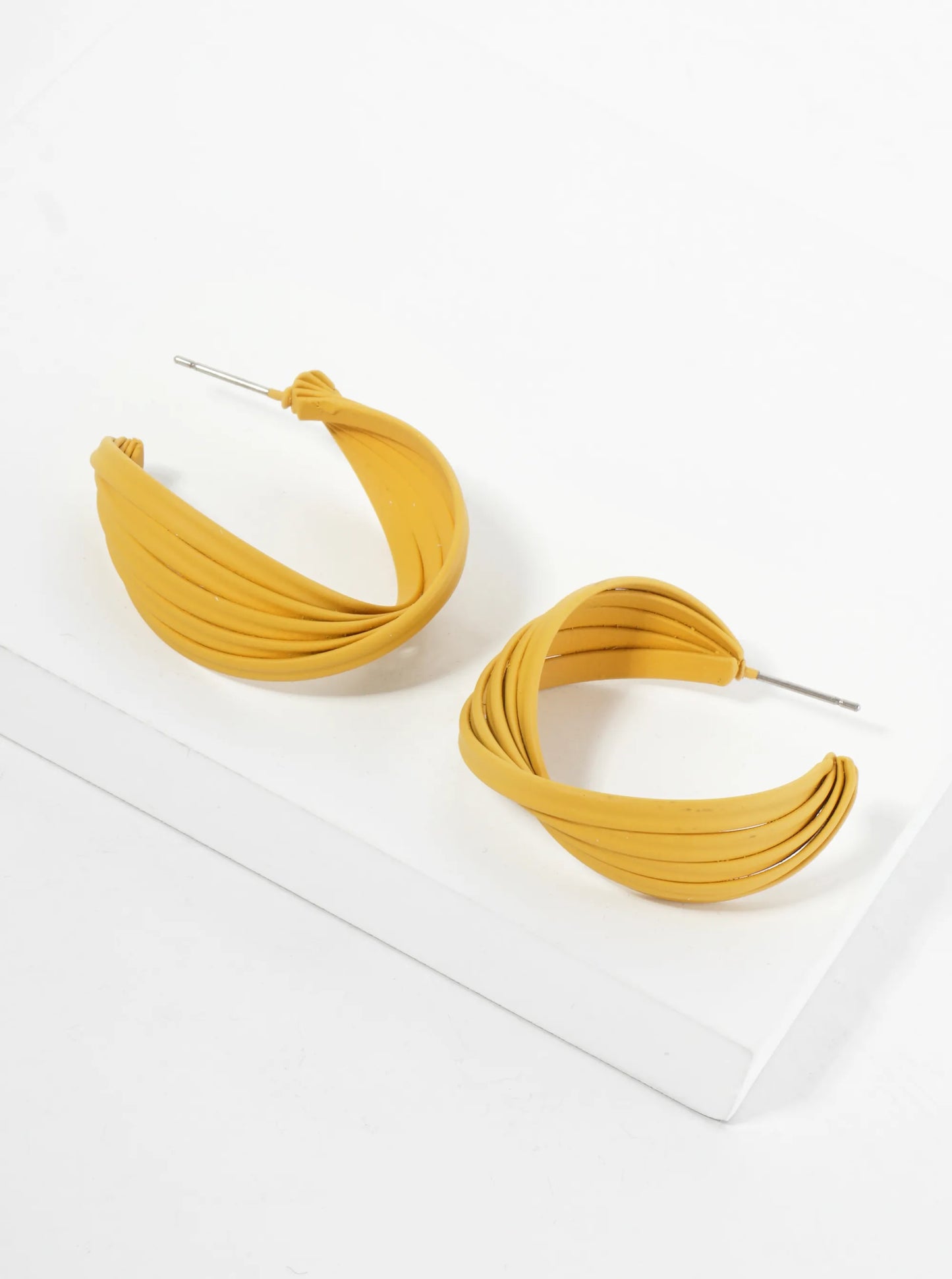 30mm Multiple Overlapping Hoop Earrings