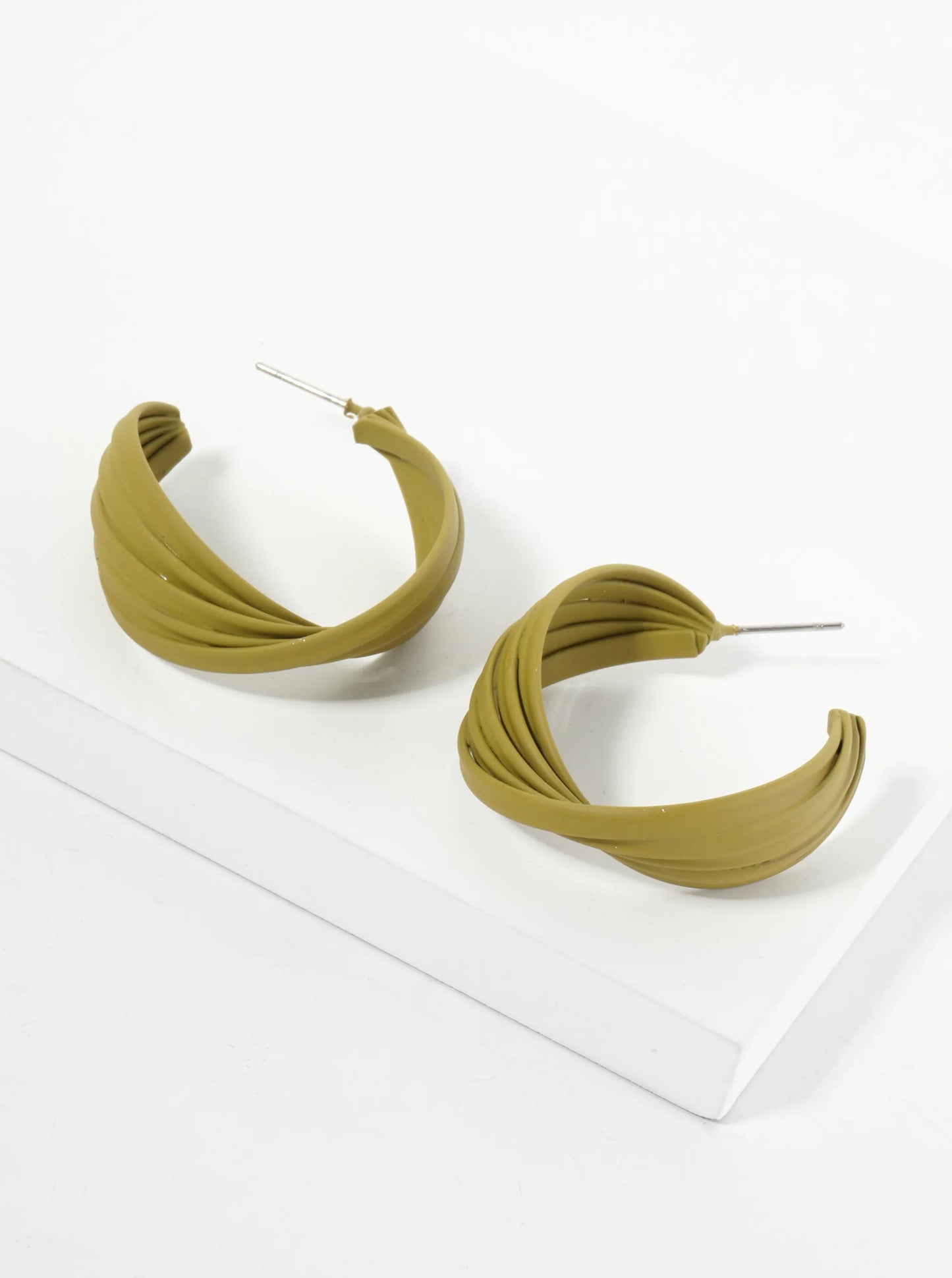 30mm Multiple Overlapping Hoop Earrings