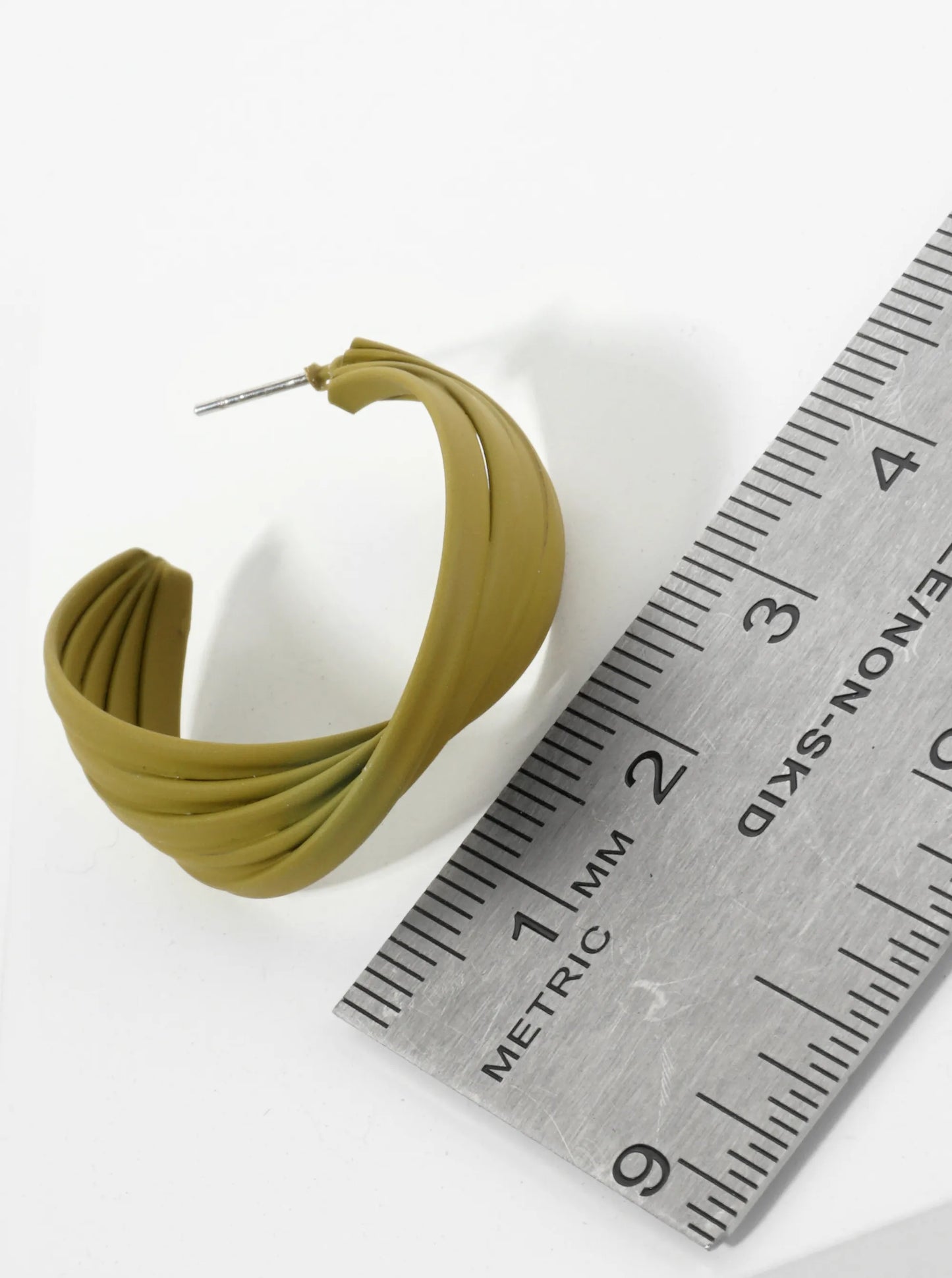 30mm Multiple Overlapping Hoop Earrings
