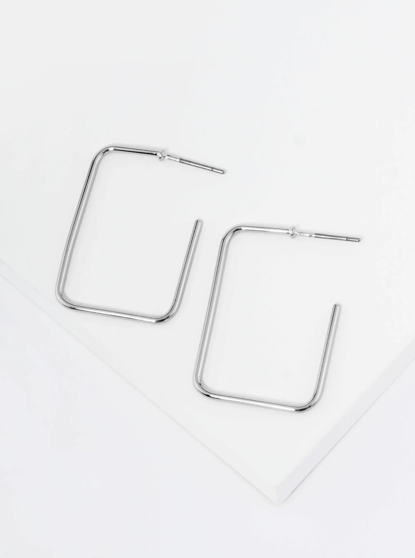 30mm Rectangle Shape Lightweight Wire Hoop Earrings