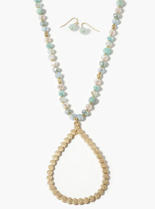 34 Inch Teardrop Pendant Faceted Glass Necklace With Matching Earrings