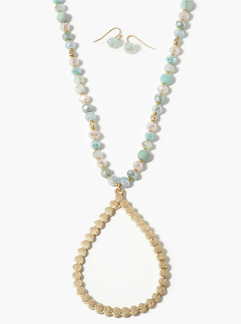 34 Inch Teardrop Pendant Faceted Glass Necklace With Matching Earrings