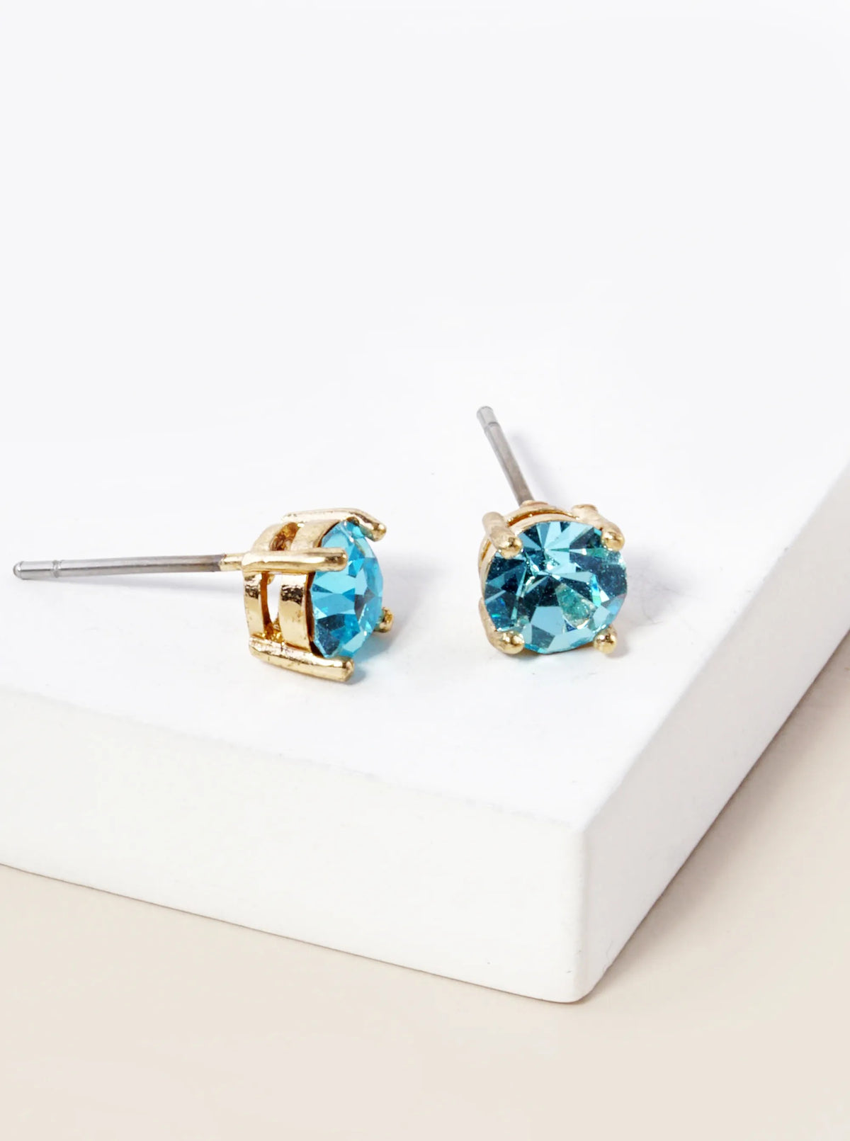 4-Prong 6mm Birthstone Stud Earrings - Gold