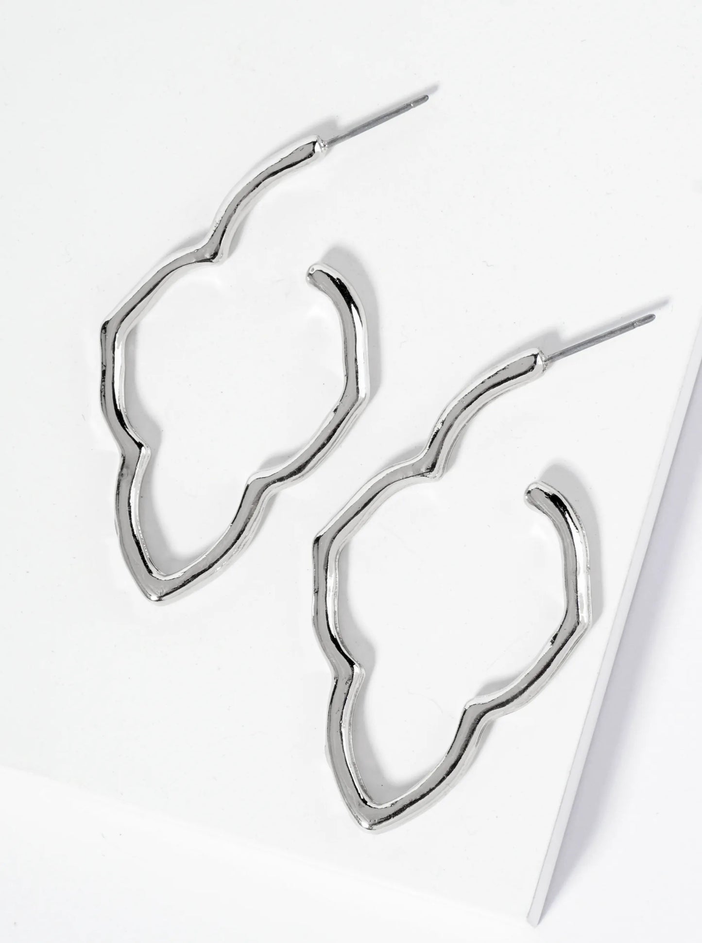 45mm Metal Elongated Quatrefoil Hoop Earrings