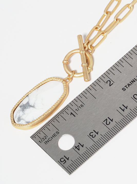 NATURAL STONE PENDNAT TAGGLE NECKLACE Matte gold-white