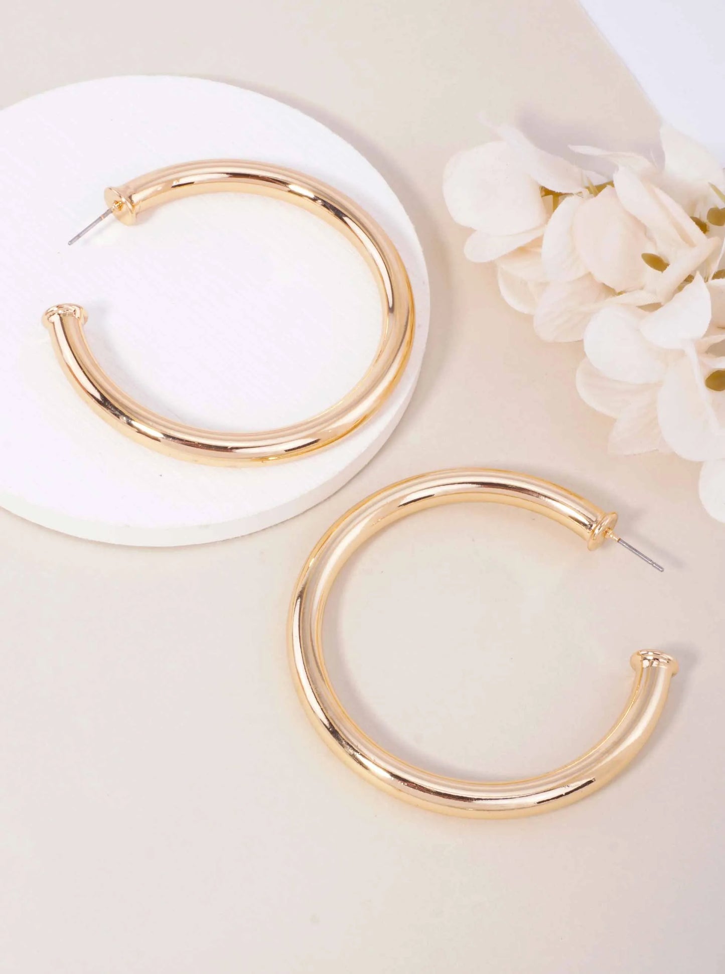 60-mm-Elegant-Large-Post-Back-Hoop-Earrings-33-HE1457-GD-0-E04U9423072826K0337.jpg