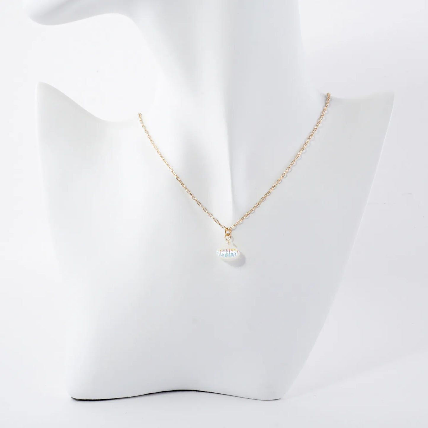 AB Coated Imitation Shell Pearl Dainty Pendant Necklace