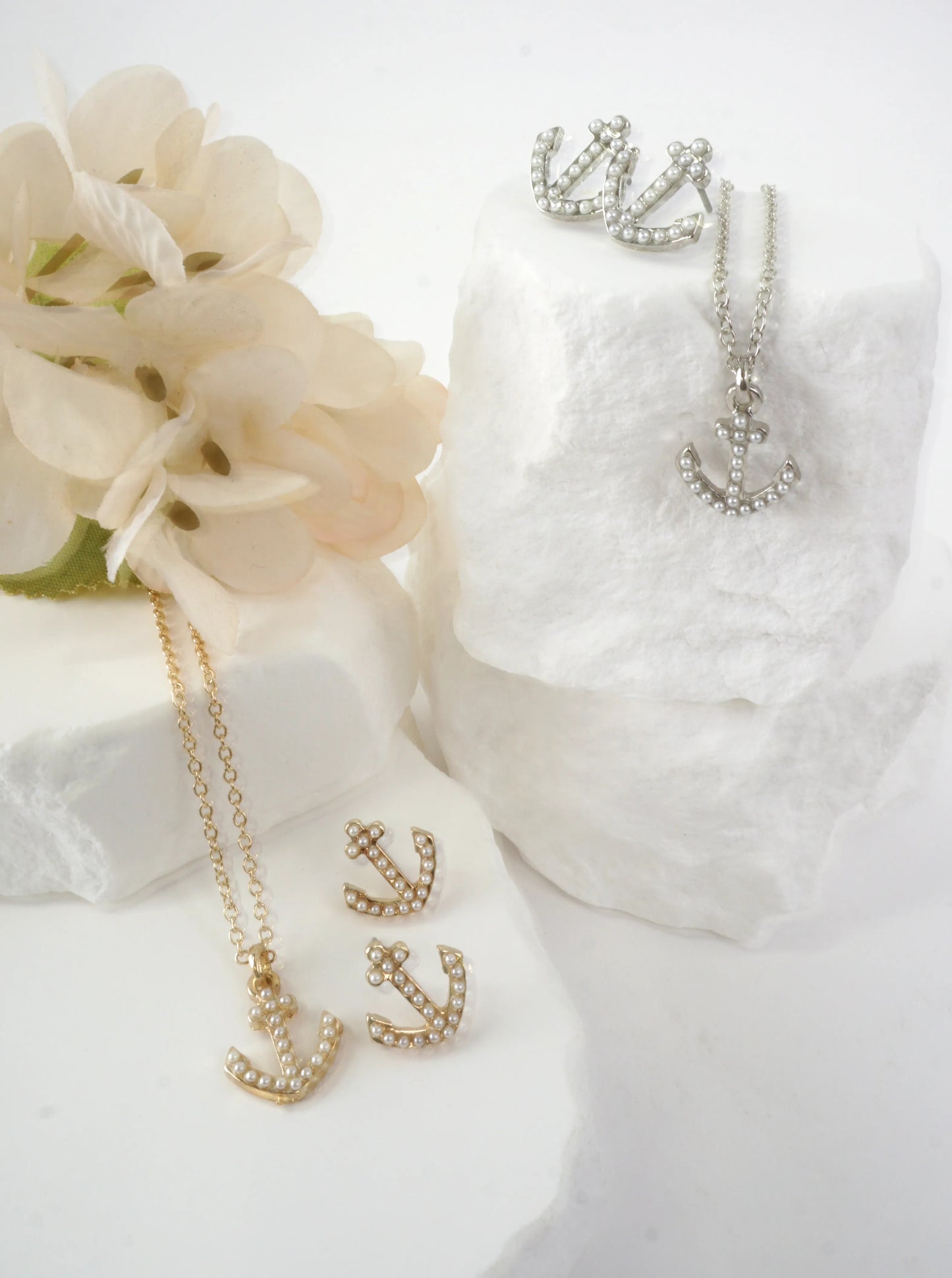 Anchor Pendant Textured Necklace