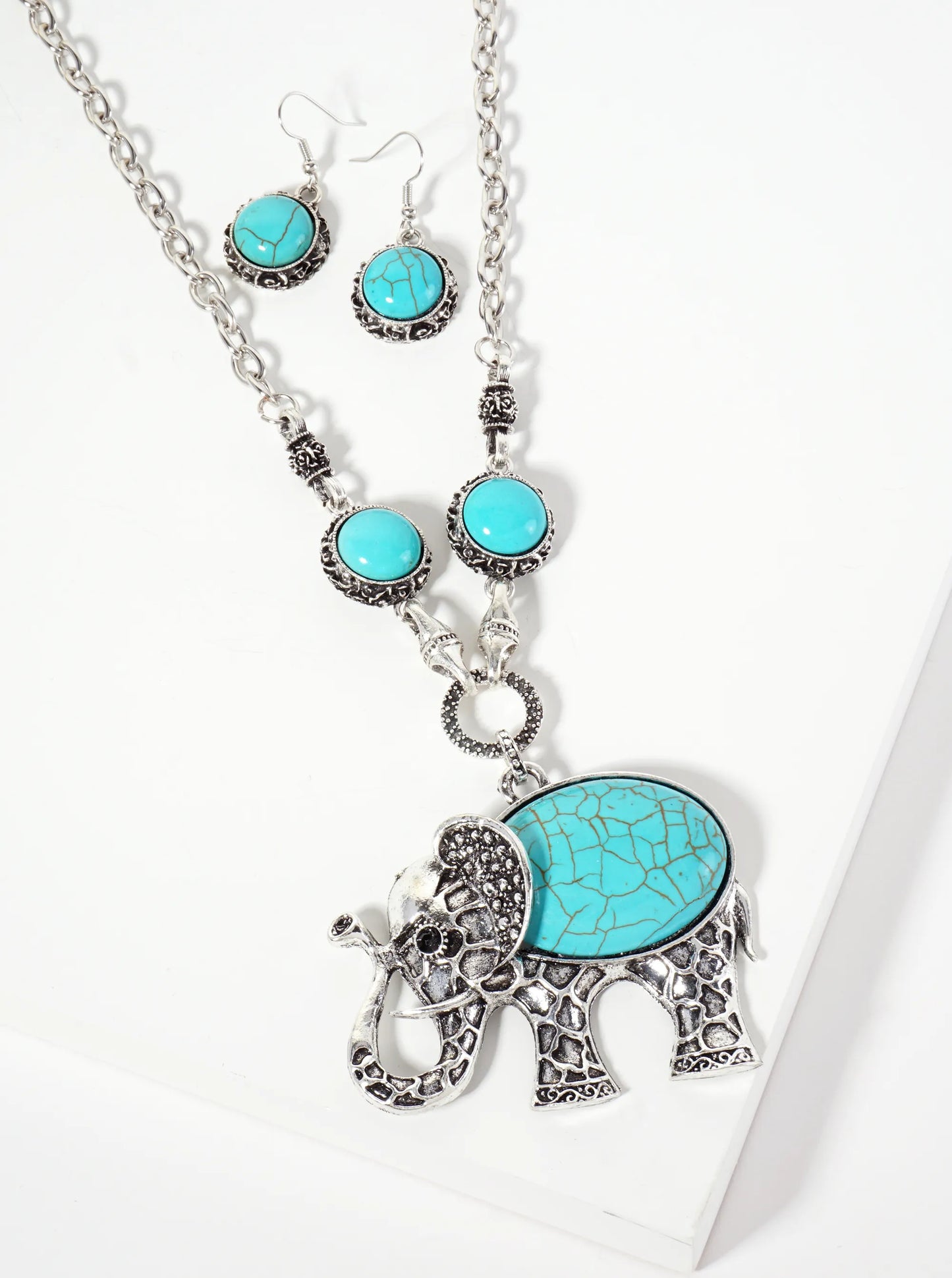 Animal-Theme Semi-precious Natural-Stone Elephant Pendant Necklace