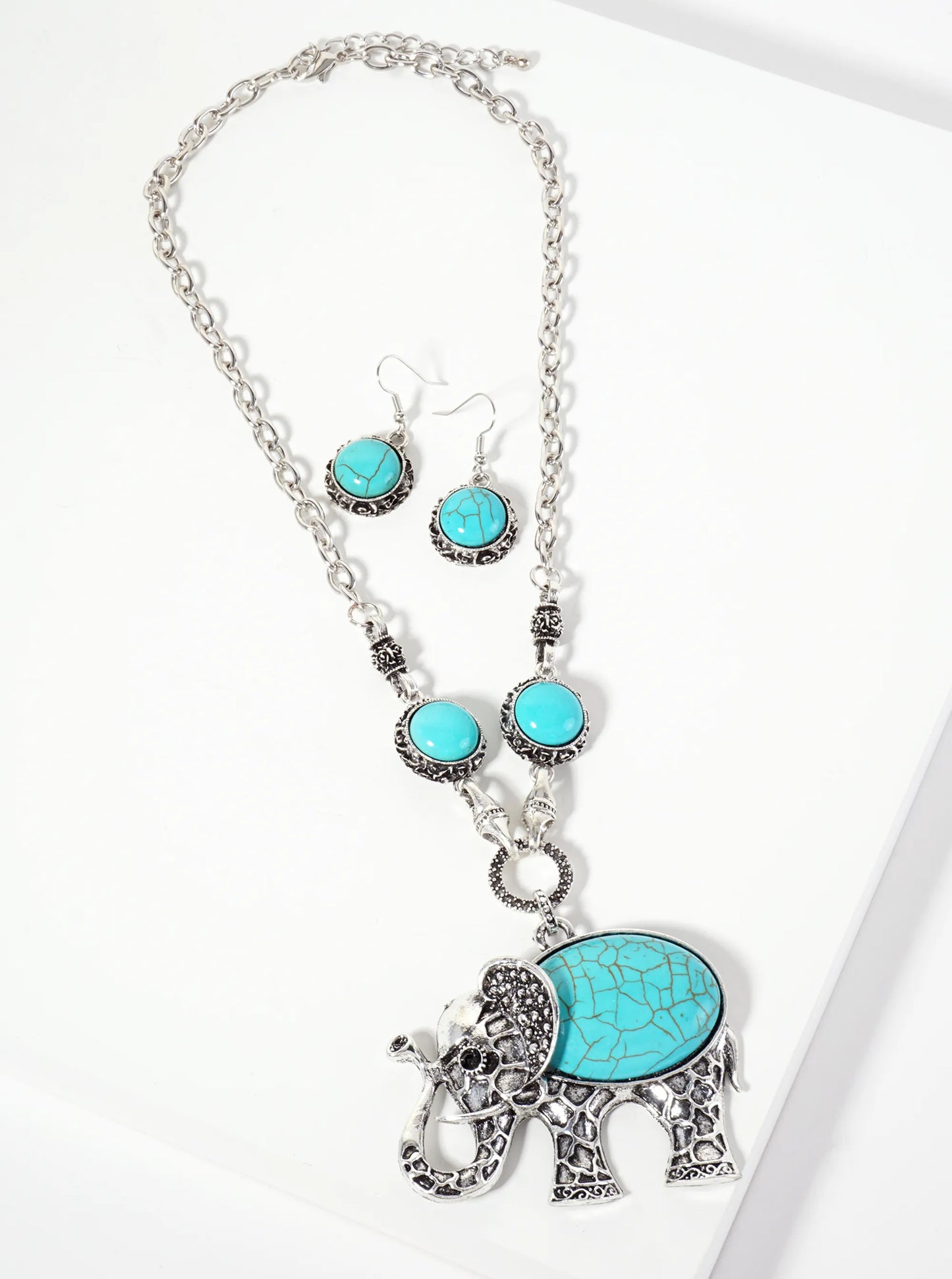 Animal-Theme Semi-precious Natural-Stone Elephant Pendant Necklace