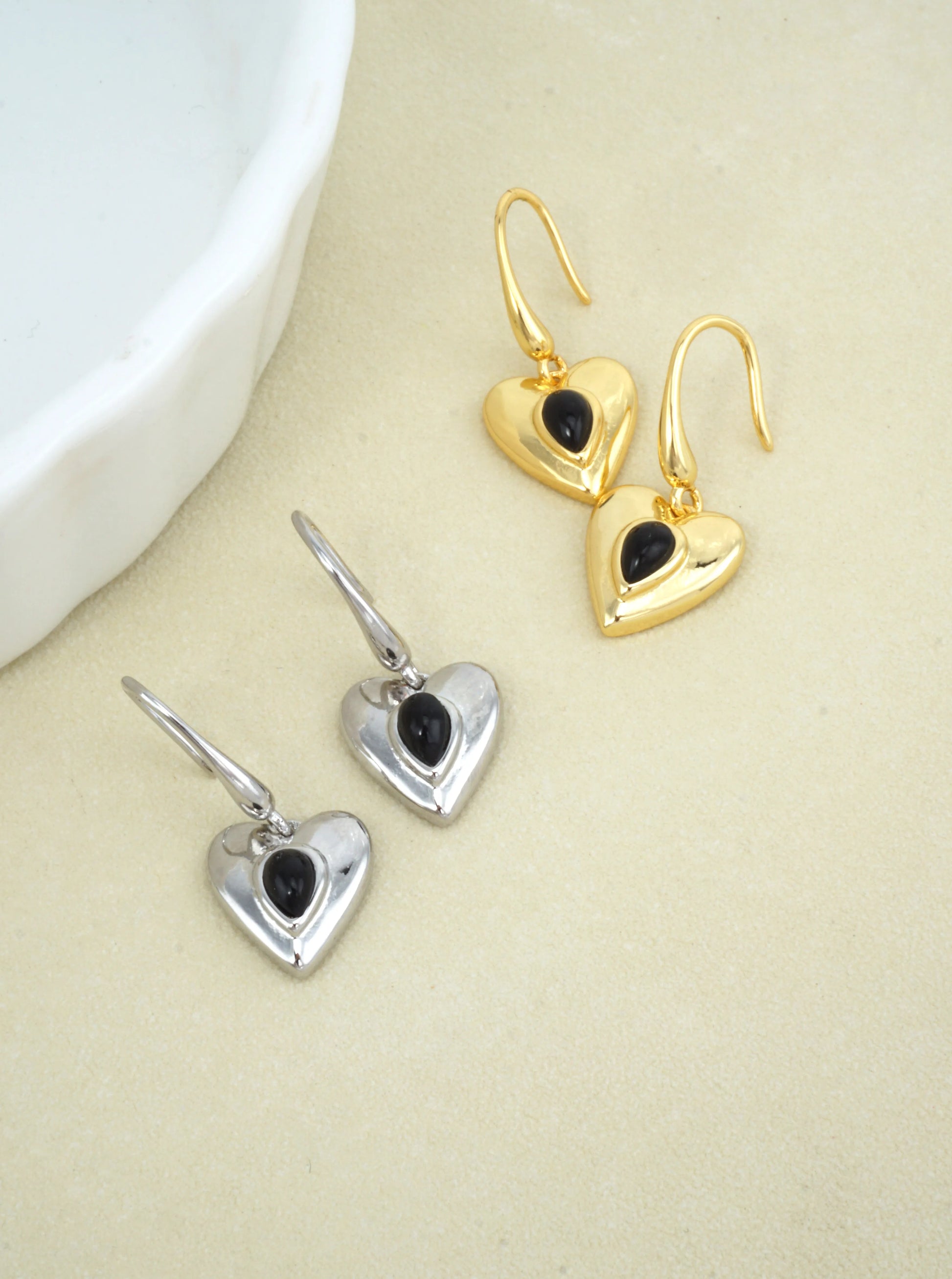 Black-Stone-Heart-Drop-Earrings-151-DE1656-GDBLK-1-CR6OU412063526K0310.jpg