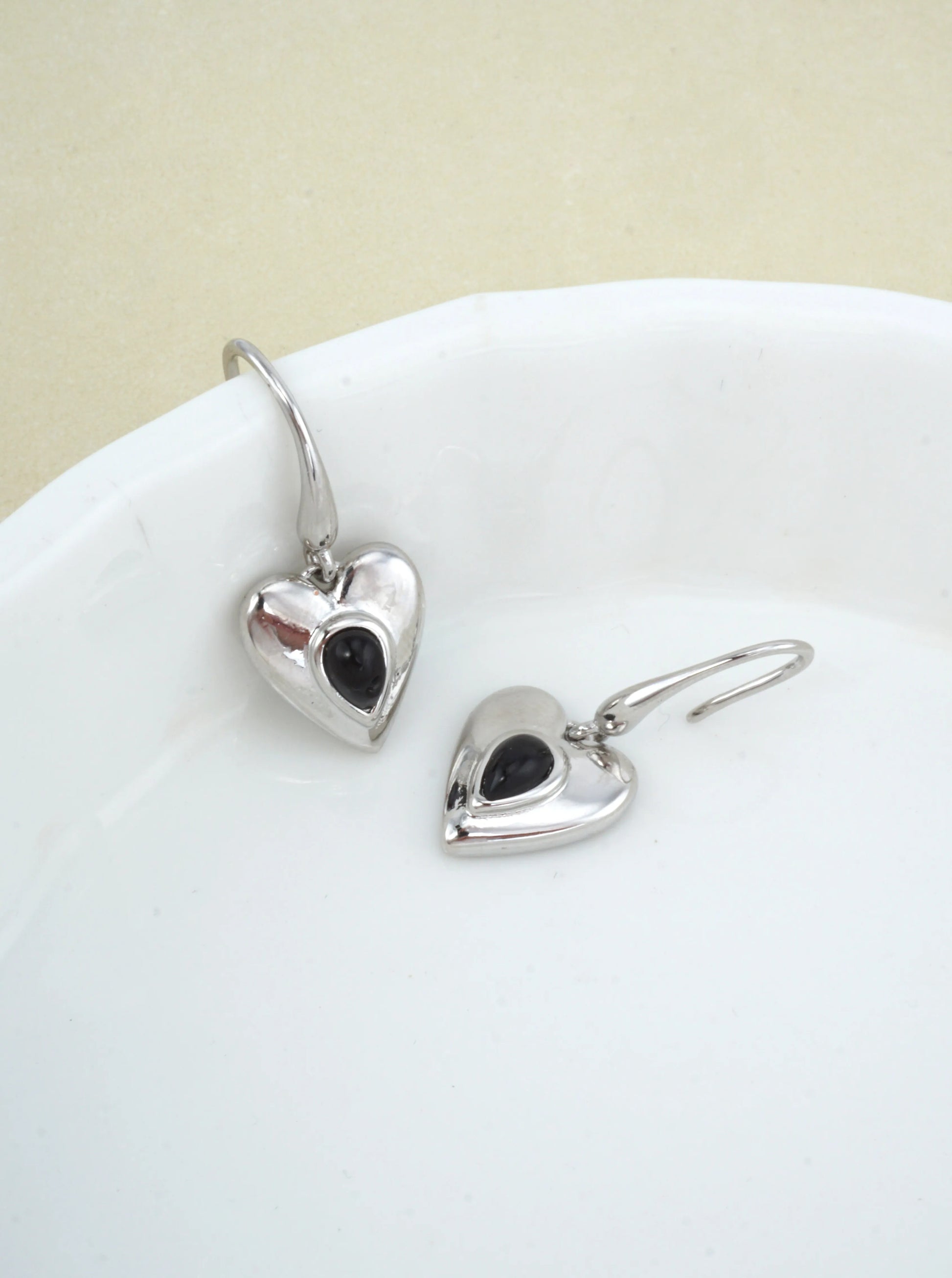 Black-Stone-Heart-Drop-Earrings-151-DE1656-RHBLK-0-DA4CB912063526K0310.jpg