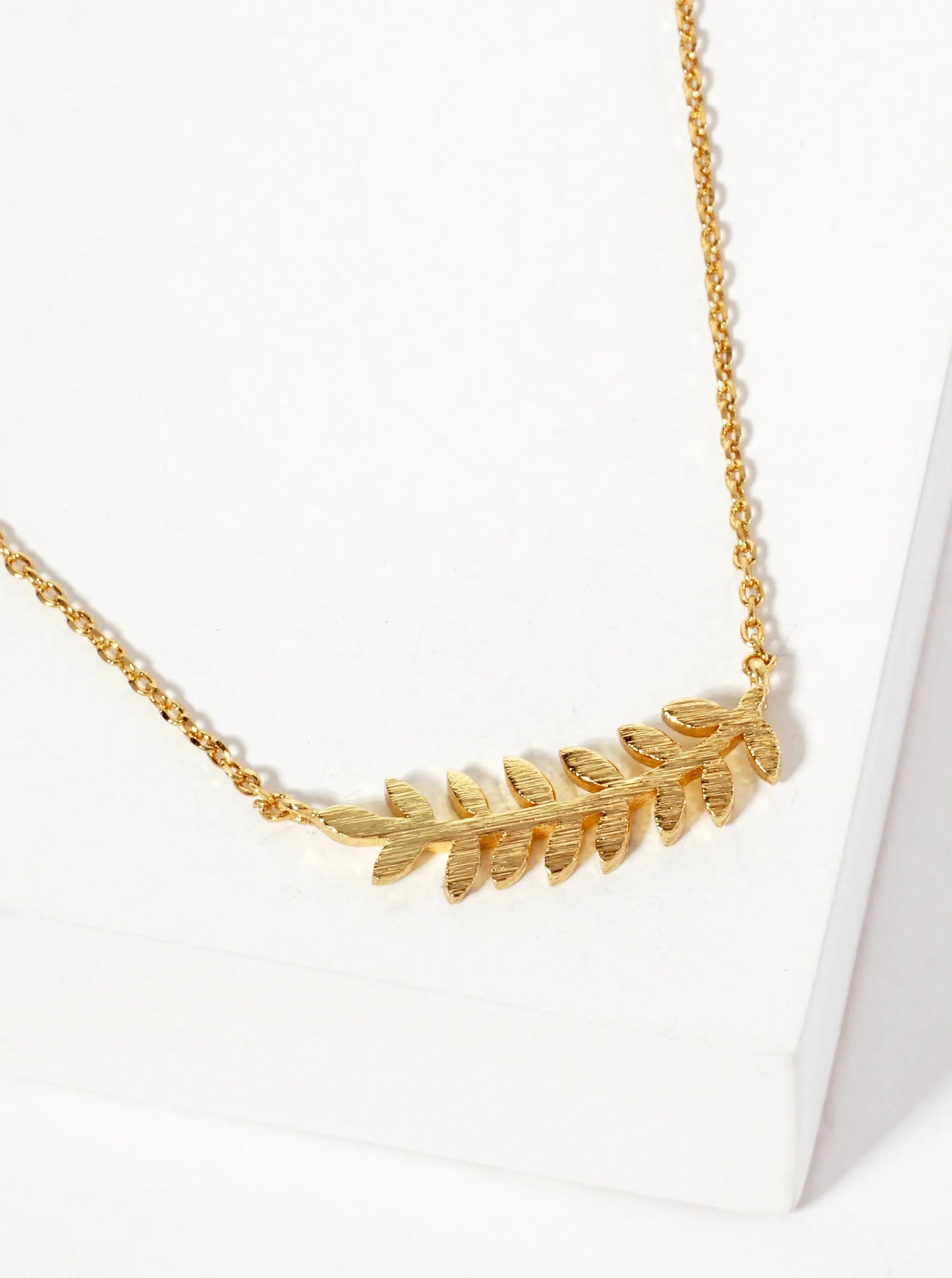 Botanical-Theme 18K-Gold-Dipped Brushed-Texture Curved Leaf Pendant Necklace