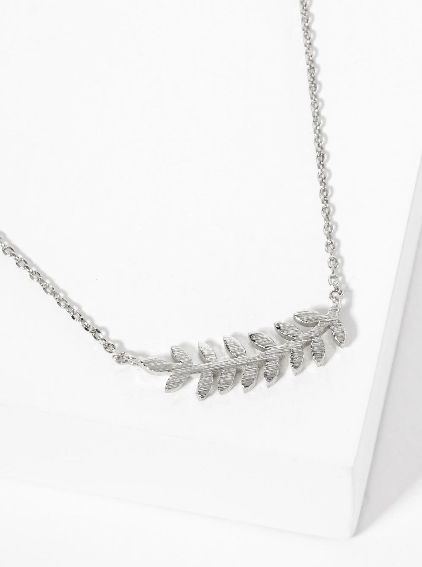 Botanical-Theme 18K-Gold-Dipped Brushed-Texture Curved Leaf Pendant Necklace