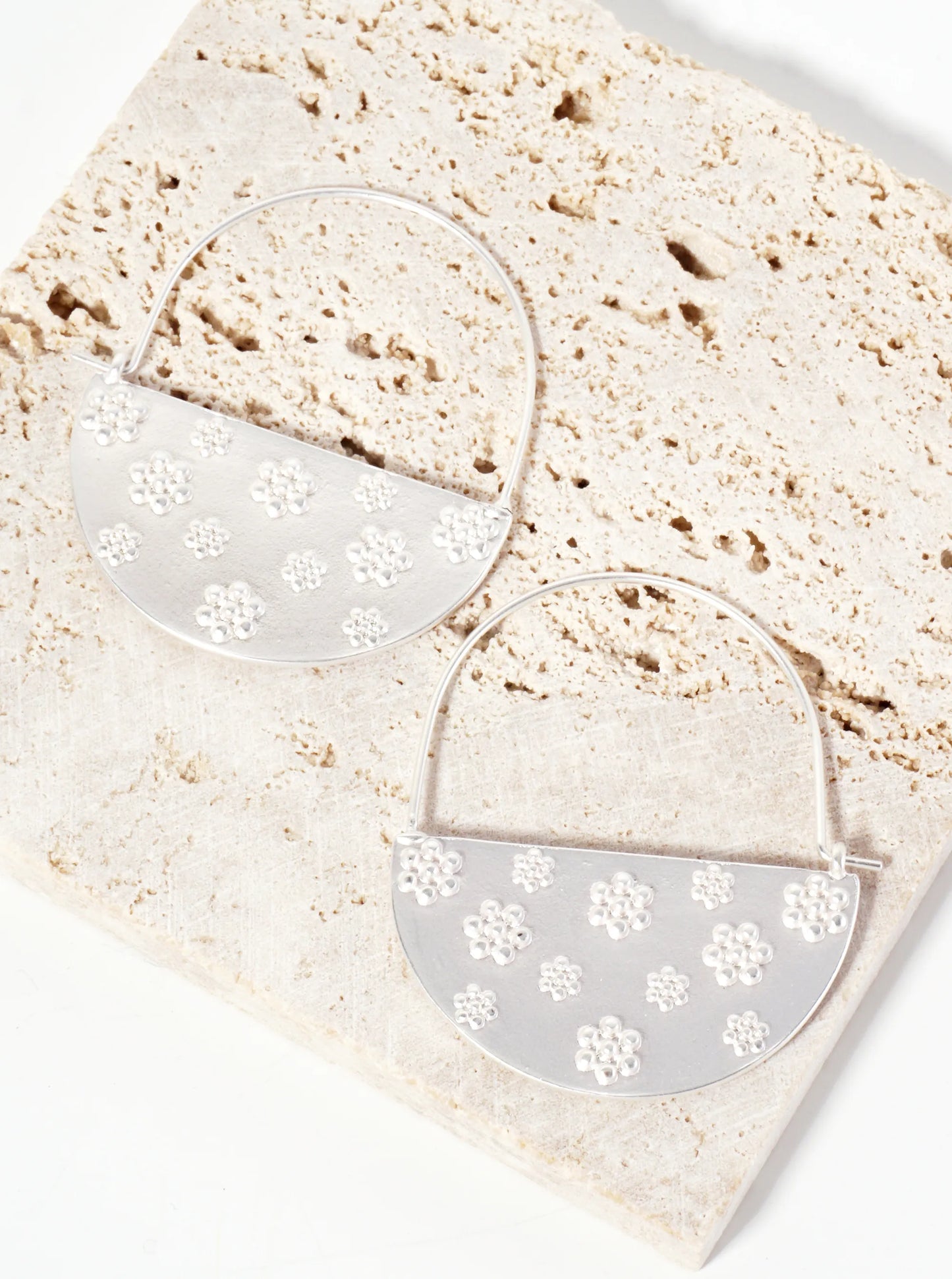 Botanical-Theme Flower-Texture Half-Circle Drop 27mm Wire Hoop Earrings