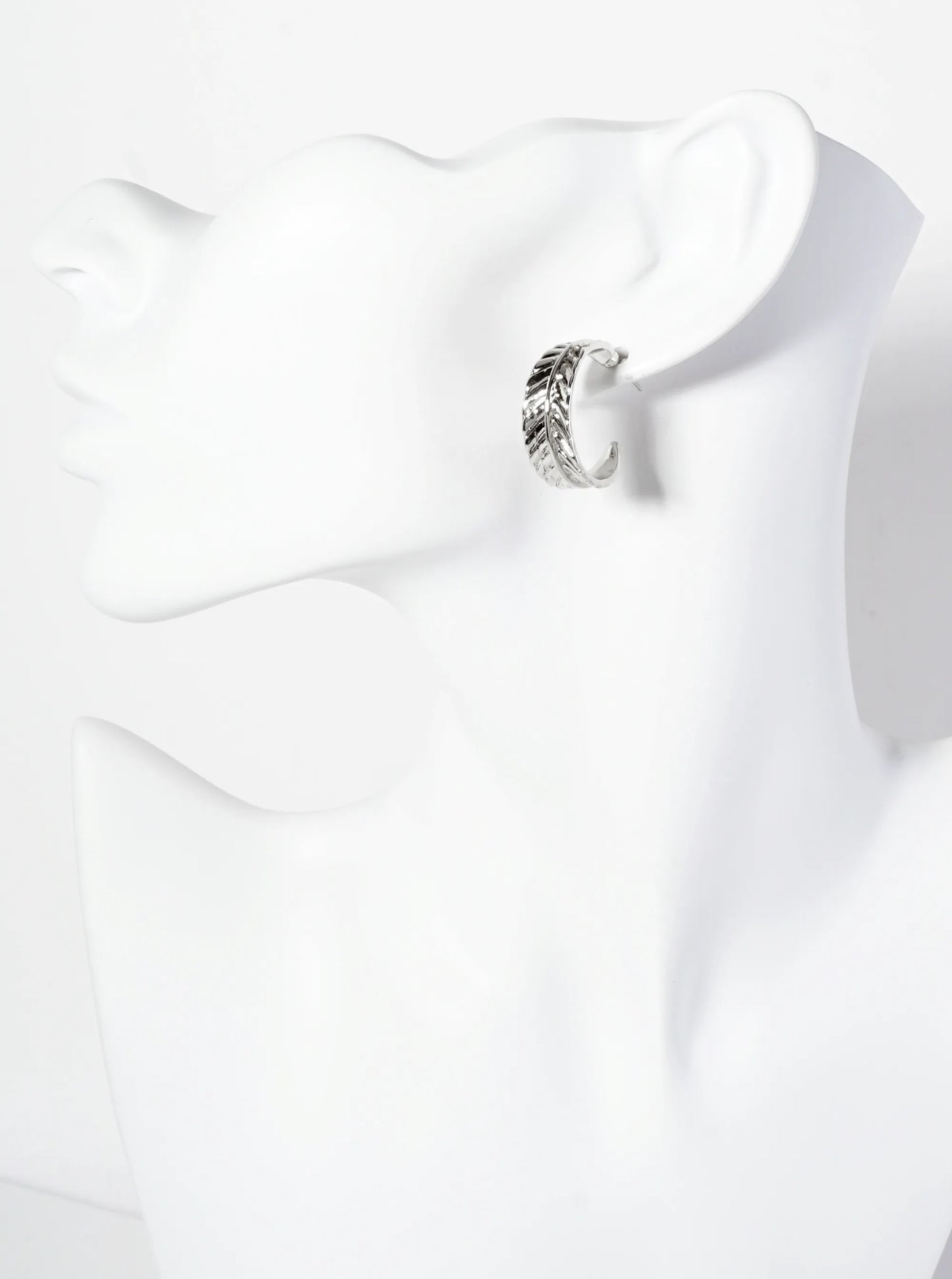 Botanical-Theme Leaf Textured 20mm Tapered Open Hoop Earrings