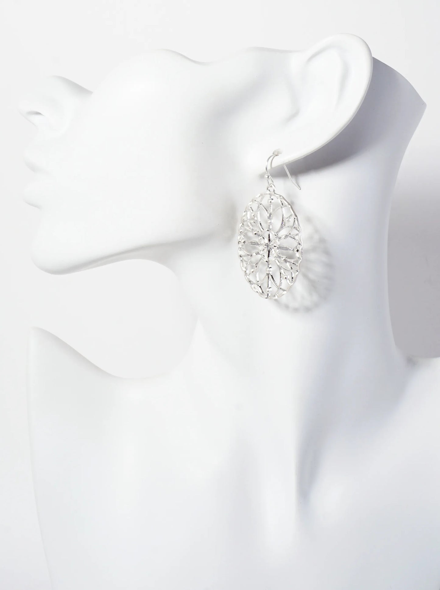 Botanical-Theme Oval-Shaped Filigree Flower Dangle Earrings